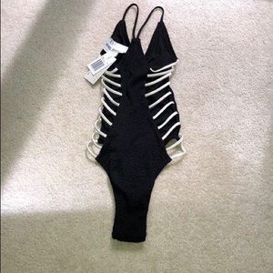 LSPACE black bathing suit - size 4